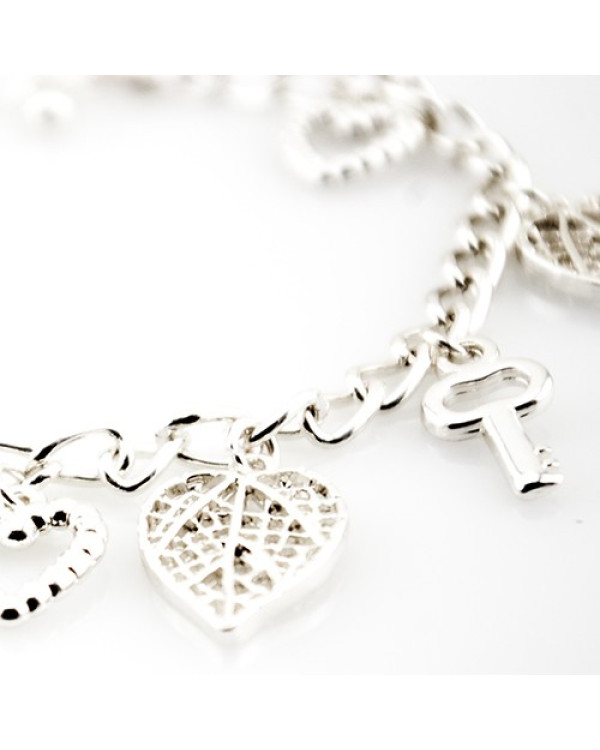 Браслет с подвесками Silver Love покажет миру вашу бесшабашность и нежность