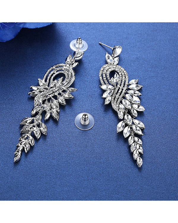 Длинные серьги с кристаллами Elegant