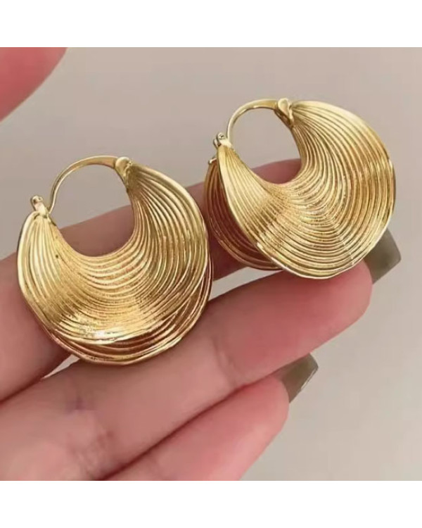 Трендовые серьги luna