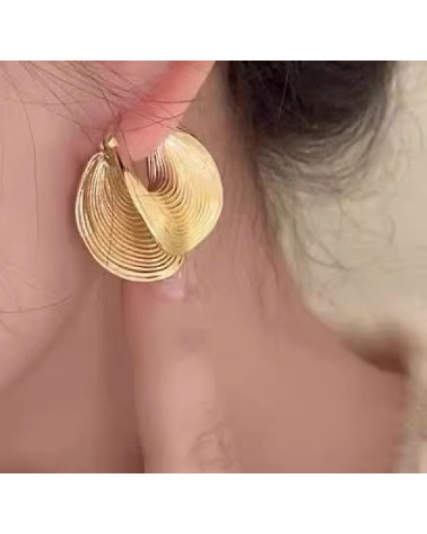 Трендовые серьги luna