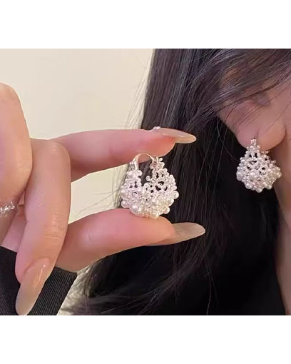 Серьги серебристые с жемчугом бижутерия