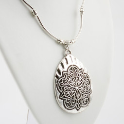 Кулон на ожерелье "Pendant silver pattern"-foto5