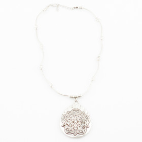 Кулон на ожерелье "Pendant silver pattern"-foto2