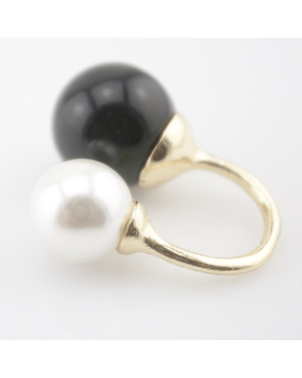 Модное кольцо "Sphere black and pearl"